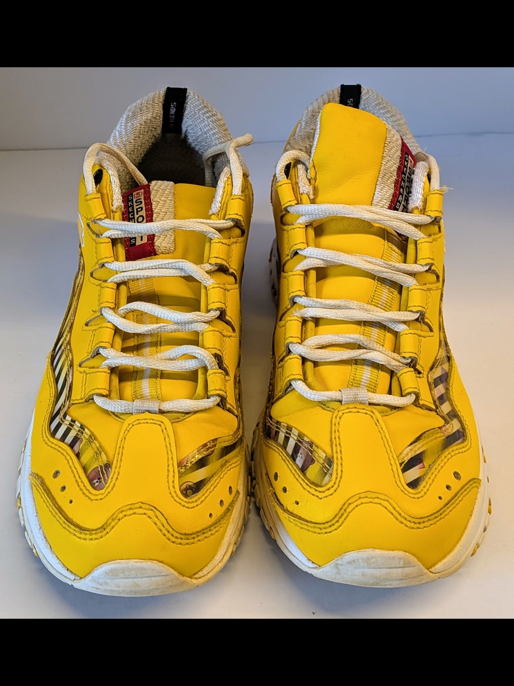 Skechers x LINE FRIENDS Energy Yellow Sneakers Women’s Size 9 Chunky Retro Shoes - Picture 3 of 7